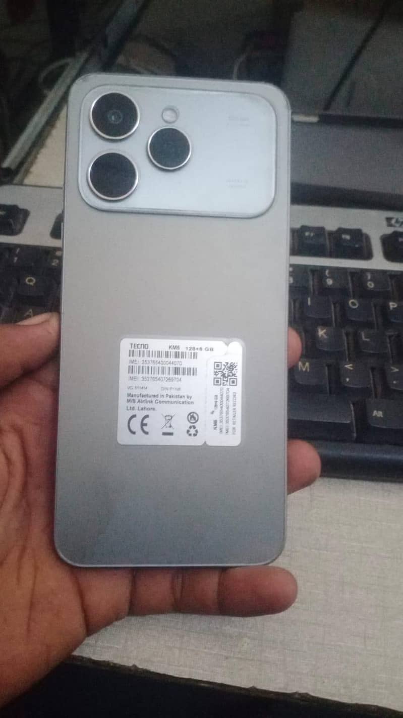 Tecno CAMON 40 1