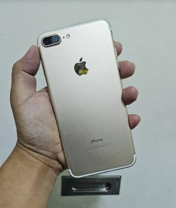 Apple iPhone 7 Plus 0