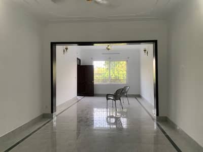 I-8 House Sized 2800 Square Feet Is Available