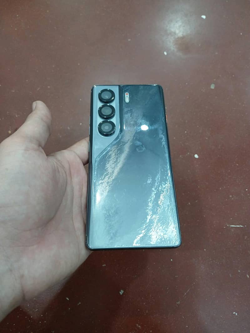 Tecno CAMON 40 Pro 4