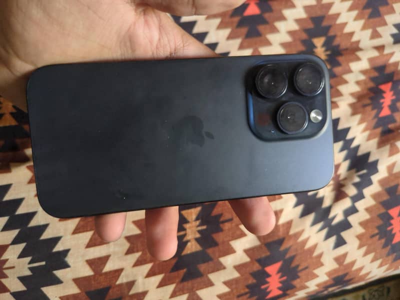 Apple iPhone 15 Pro 2