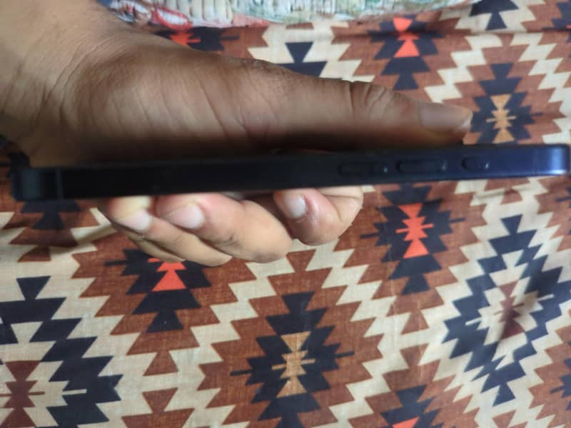 Apple iPhone 15 Pro 3