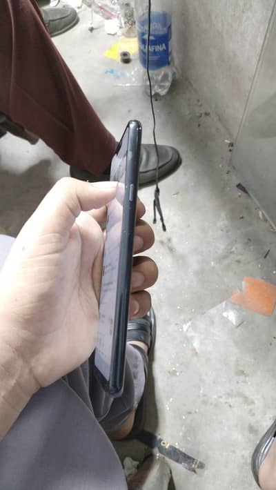 LG G7 ThinQ for sale 0-3-0-9-5-7-3-7-7-3-7