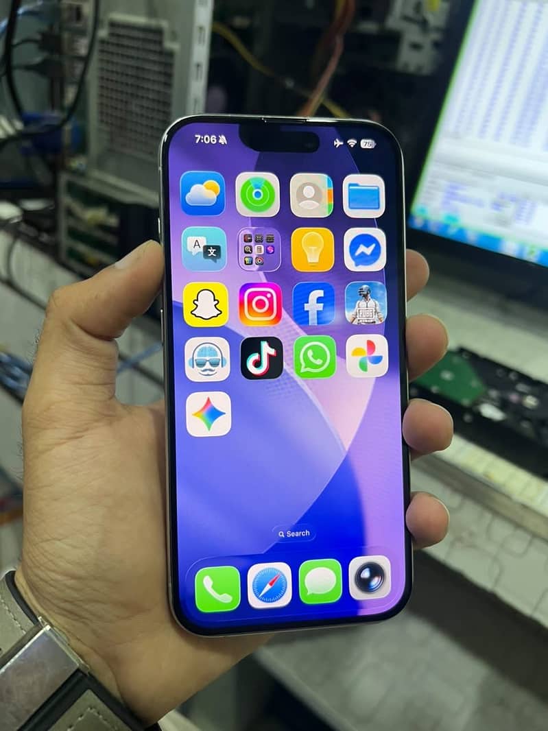 Apple iPhone 15 Pro 1