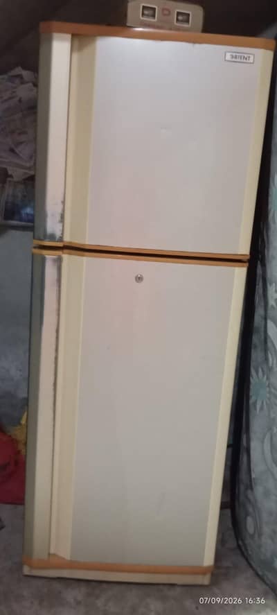 Orient medium size Refrigerator in good working condition