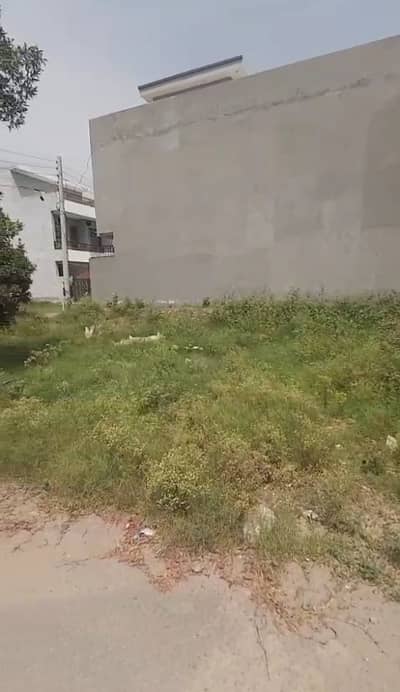 3.5 Marla Plot For Sale In Green Acre