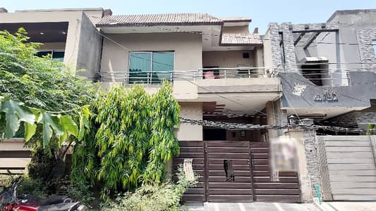 A Prime Location 6 Marla House Is Up For Grabs In T & T Aabpara Housing Society