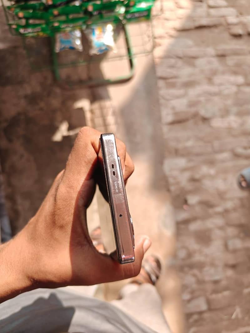 Infinix Note 40 4