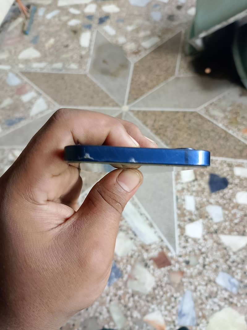 Apple iPhone 12 5