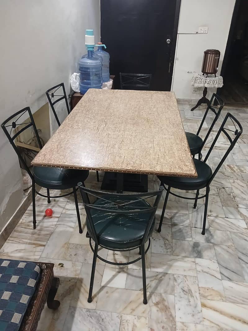 Dinning table 0