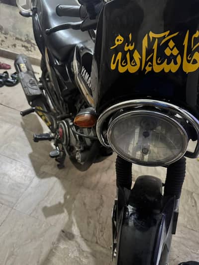 YAMAHA YB 125 Z bike