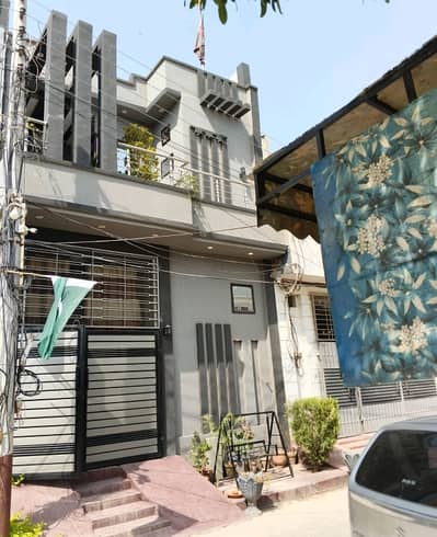 Tripple Storey 3 Marla House For sale In Nawab City Multan