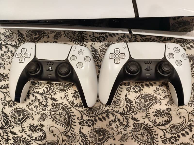 PS5 Slim Disc Edition UK Version | Extra Controller | Complete Box 3
