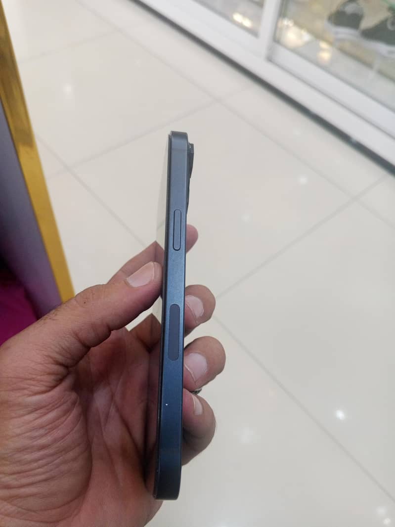 Apple iPhone 13 1