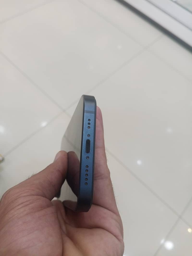 Apple iPhone 13 3