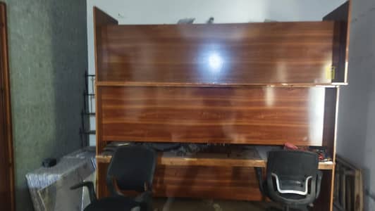 office table for employees and rolling chairs available for sale