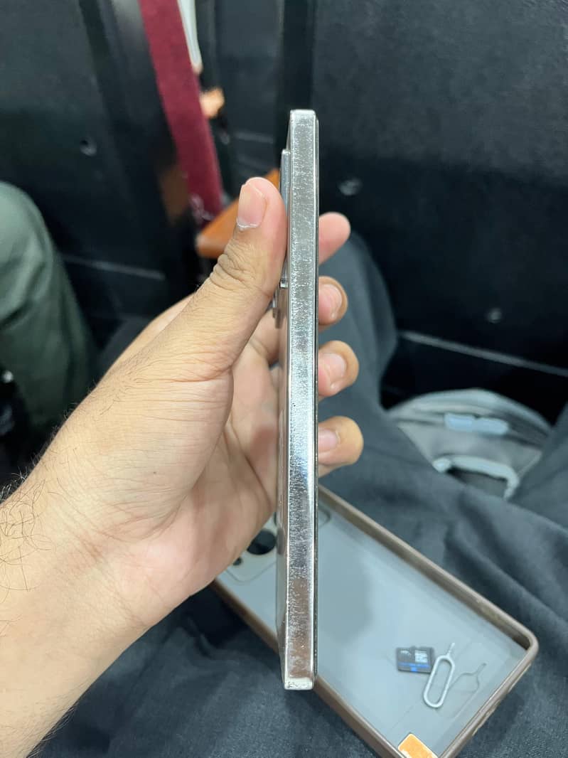 Infinix Note 40 5
