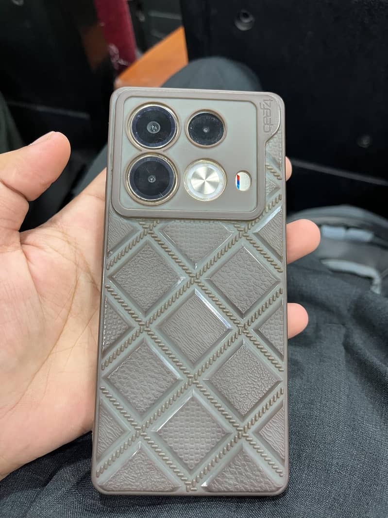 Infinix Note 40 8