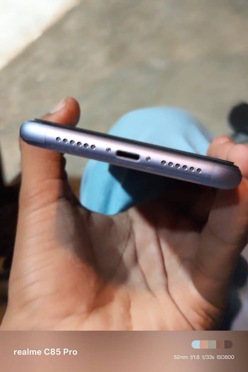 Apple iPhone 11 3