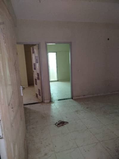 GRAY NOOR TOWERS Super Luxurious 3 Bed DD West Open, Bright And Well-Ventilated All Essential Utilities Available Modern Premium Construction Secure And Peaceful Environment Rental Potential: PKR 50,000/Month Ideal For End-Users And Investors A Great Opportunity