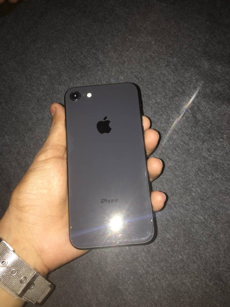 Apple iPhone 8 0