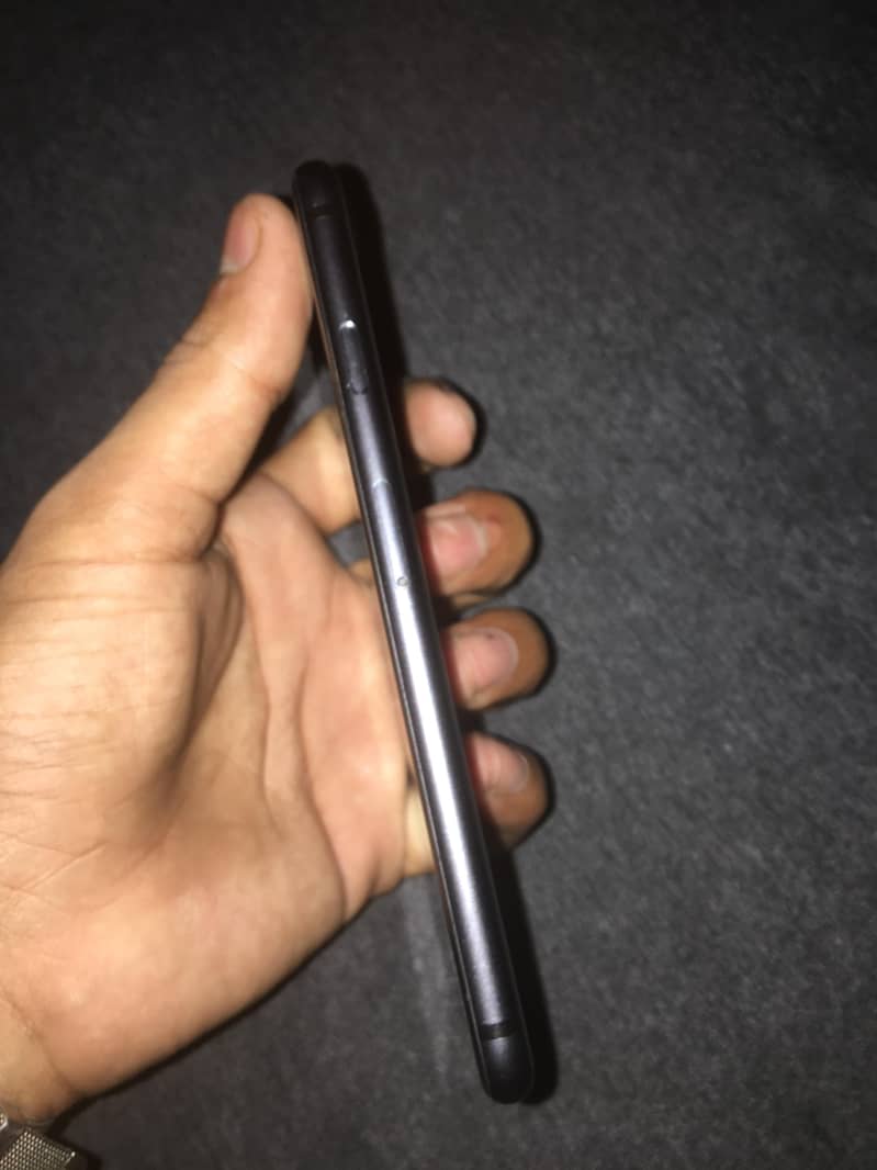 Apple iPhone 8 5