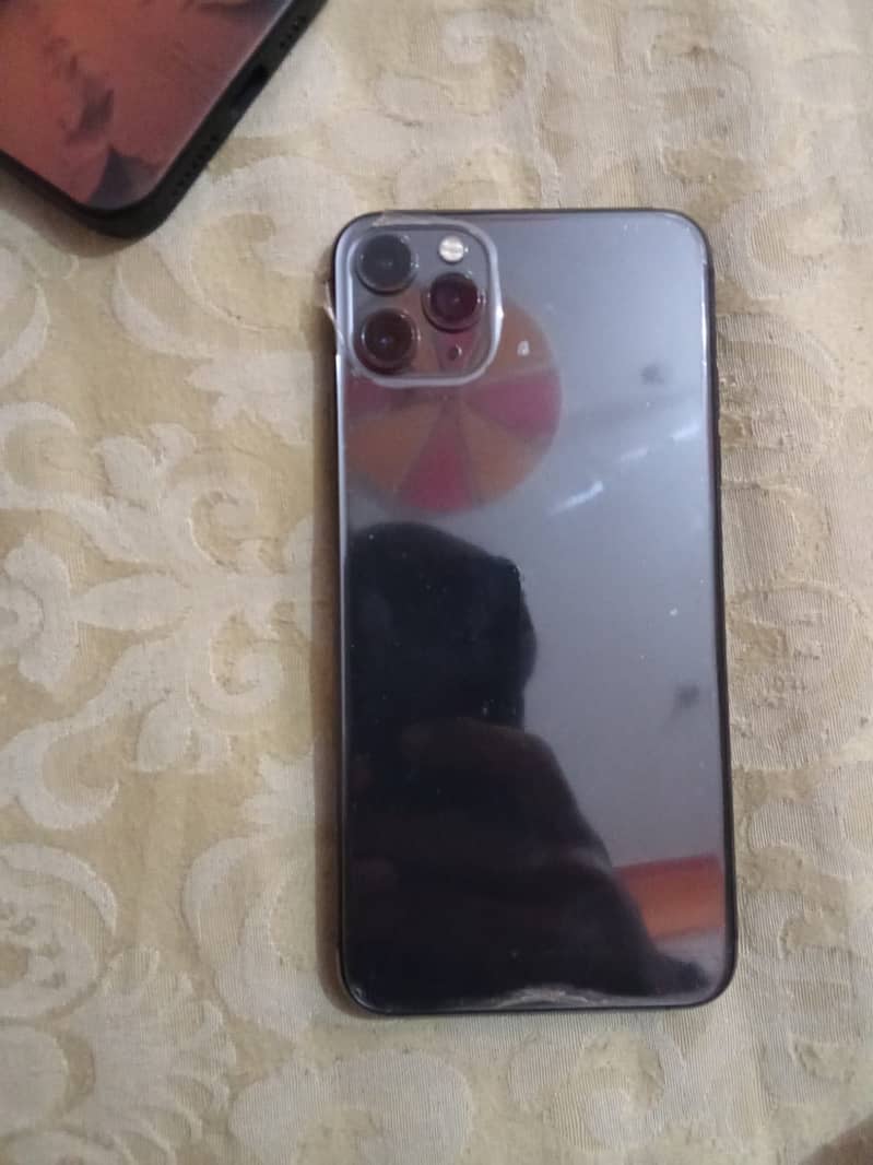 Apple iPhone 11 Pro Max 2