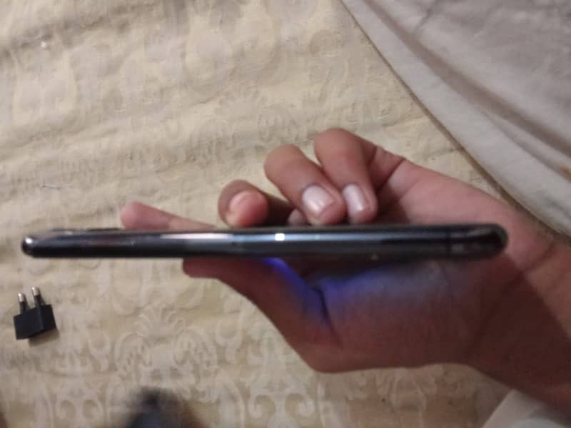 Apple iPhone 11 Pro Max 3