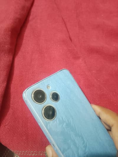 Xiaomi Redmi 12 8gb ram 128g. storage