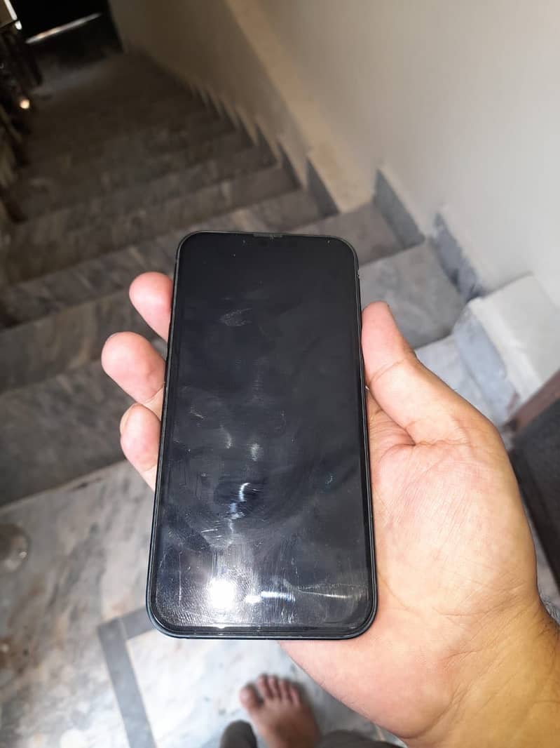 Apple iPhone 13 2