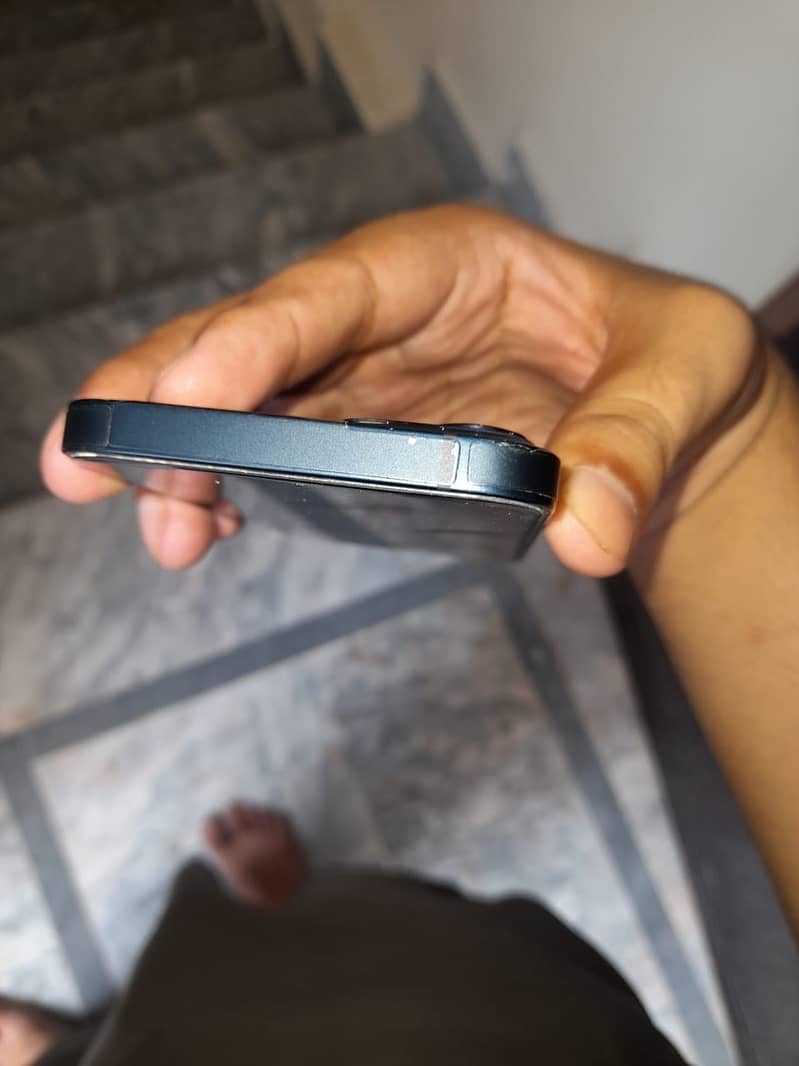 Apple iPhone 13 4