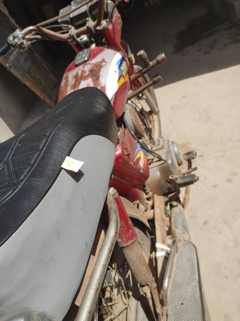 ماڈل2005 اور کاپی  جینن 5