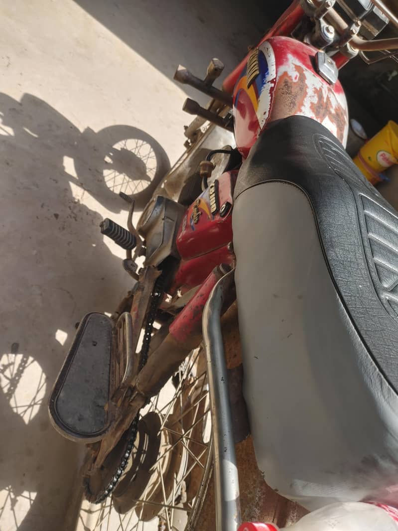 ماڈل2005 اور کاپی  جینن 8