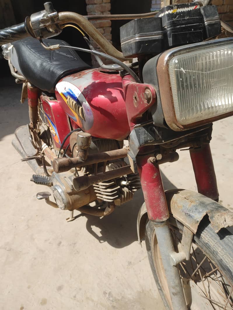 ماڈل2005 اور کاپی  جینن 10