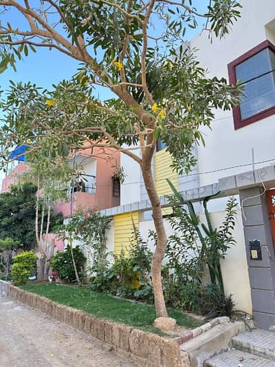 400 Sq Yd, Complete Documents, All Utilities, Gated Community, Super Stunning Location, All Utilities