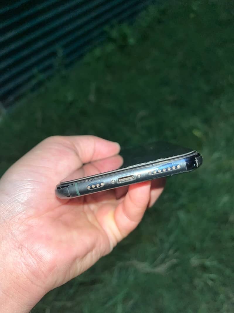 Apple iPhone 11 Pro Max 3