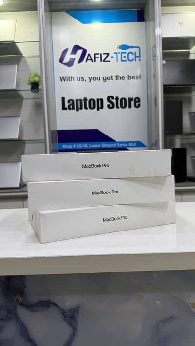 Apple MacBook 5Pro 14-inch only in 735K
