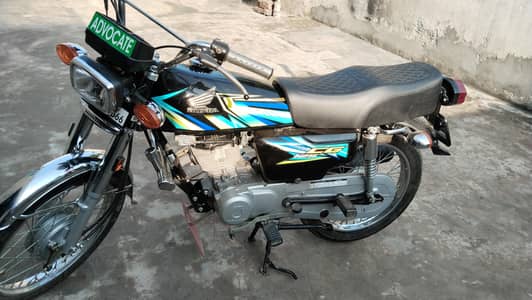 Honda 125 Black