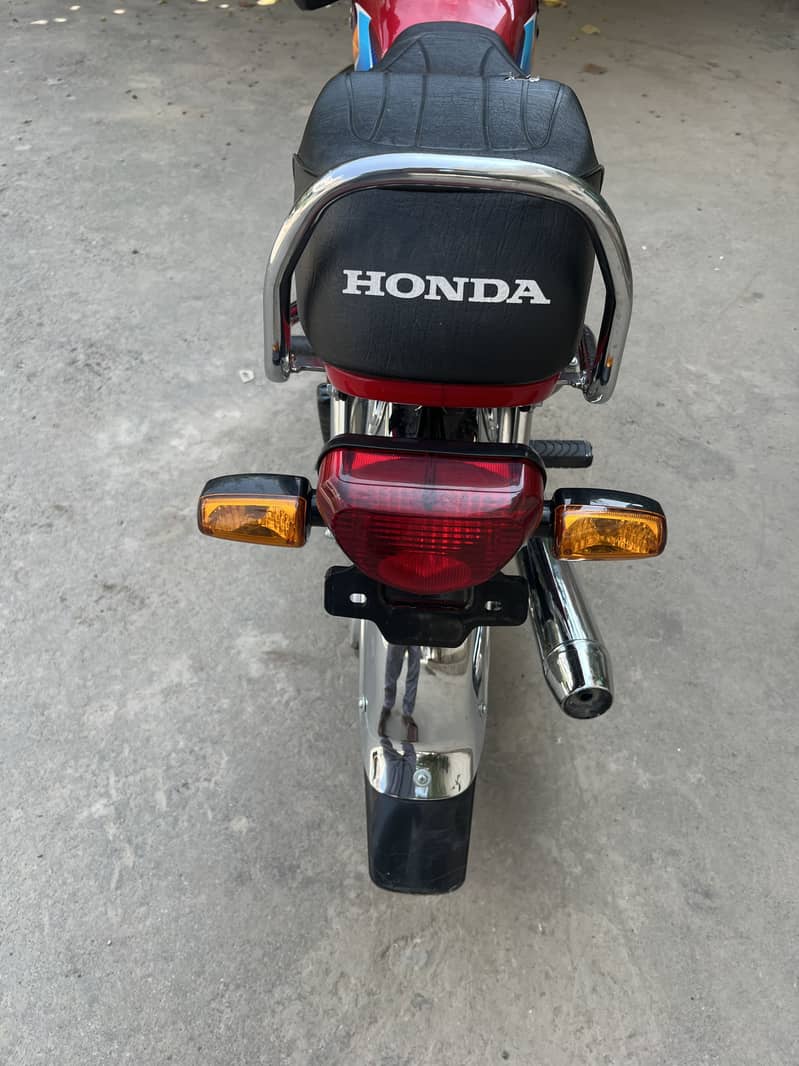 Honda CD70 5