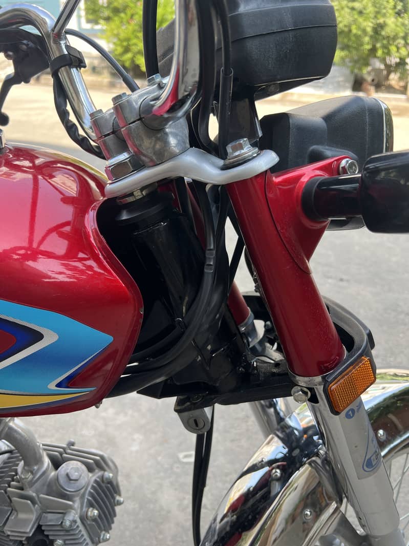 Honda CD70 6