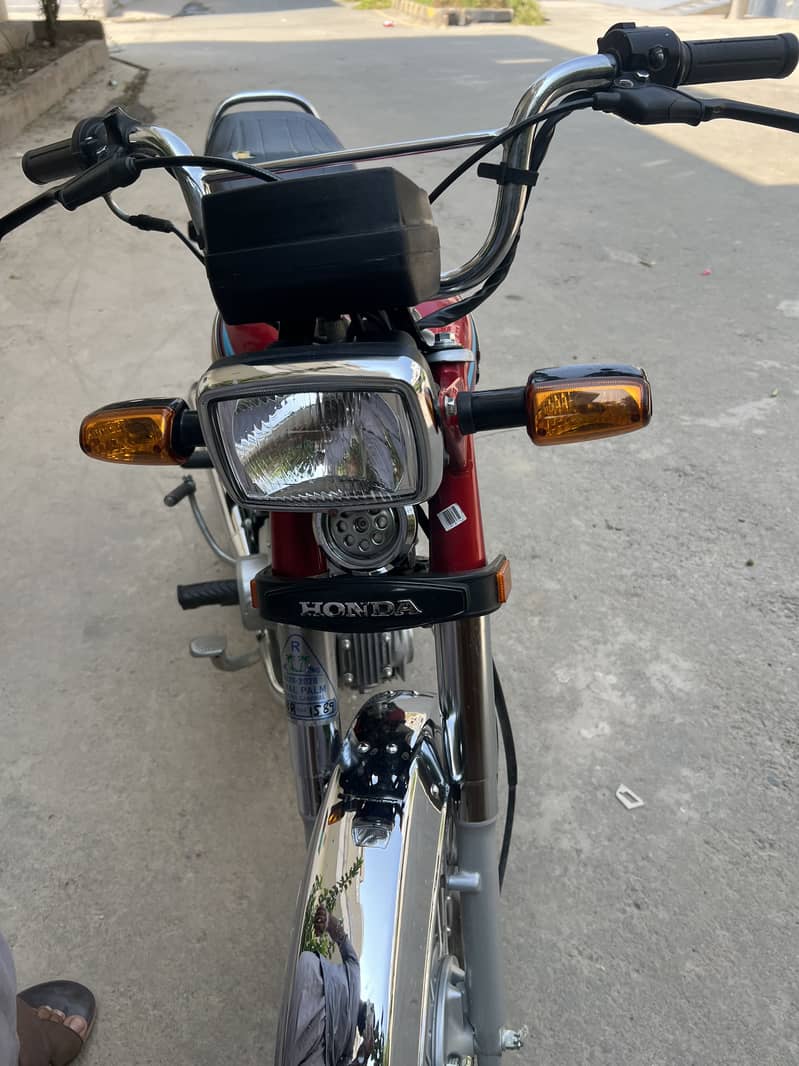 Honda CD70 8