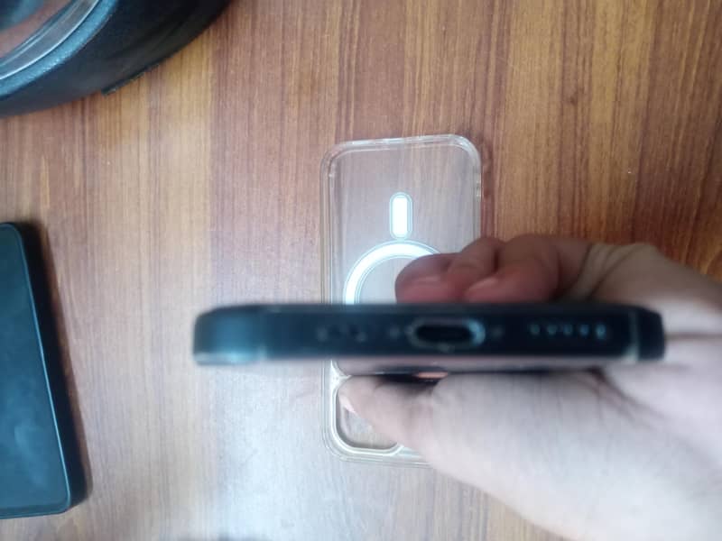Apple iPhone 15 2