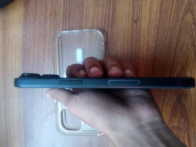 Apple iPhone 15 5