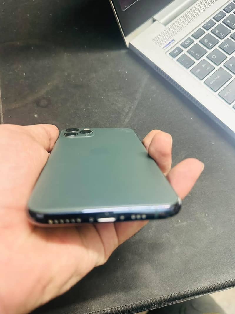 Apple iPhone 11 Pro 2
