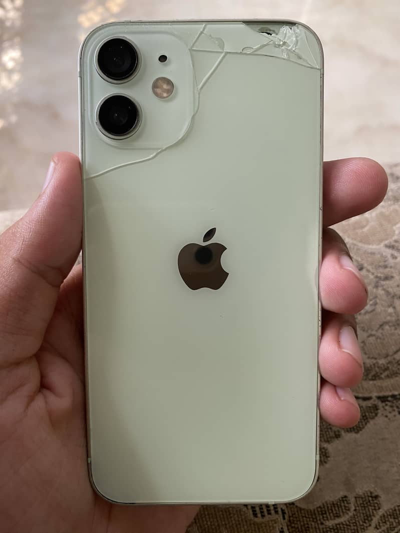Apple iPhone 12 mini 4