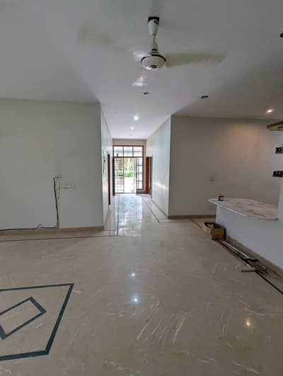 255 Sq Yards 3 Bed DD First Floor Portion for Rent Jauhar Block 12