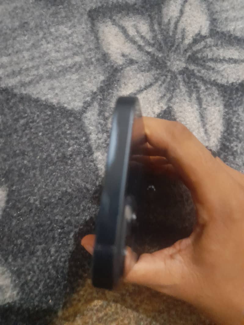 Apple iPhone 13 5