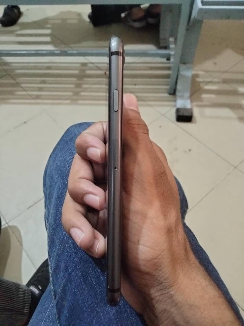 Apple iPhone 8 2