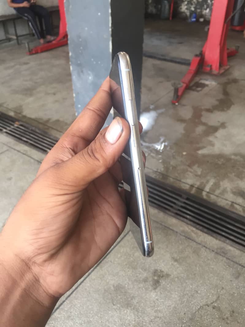 Apple iPhone X 1