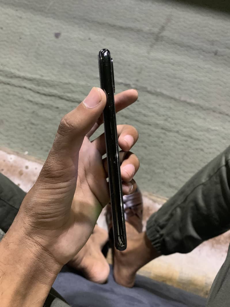 Apple iPhone X 3